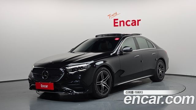 Mercedes-Benz E-Class 2025 — photo 1