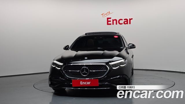 Mercedes-Benz E-Class 2025 — photo 3