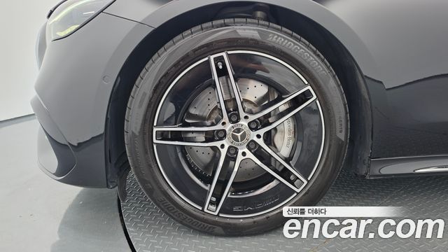 Mercedes-Benz E-Class 2025 — photo 5