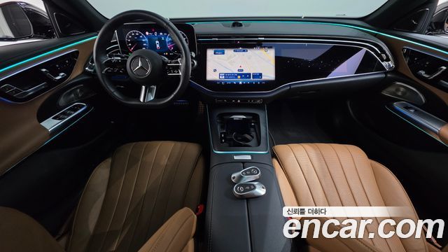 Mercedes-Benz E-Class 2025 — photo 10
