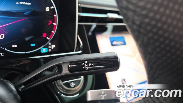 Mercedes-Benz E-Class 2025 — photo 12