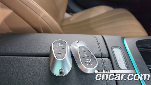 Mercedes-Benz E-Class 2025 — photo 22