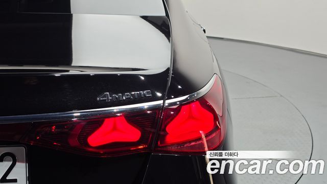 Mercedes-Benz E-Class 2025 — photo 9