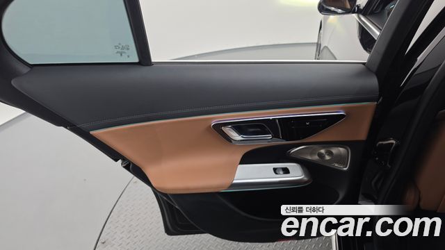 Mercedes-Benz E-Class 2025 — photo 15