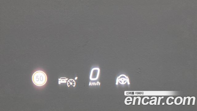 Mercedes-Benz E-Class 2025 — photo 29