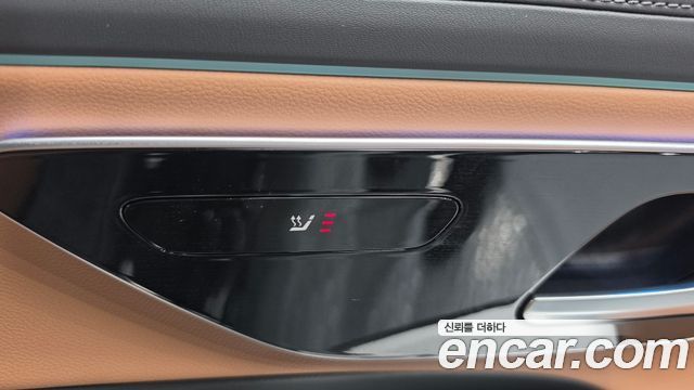 Mercedes-Benz E-Class 2025 — photo 32