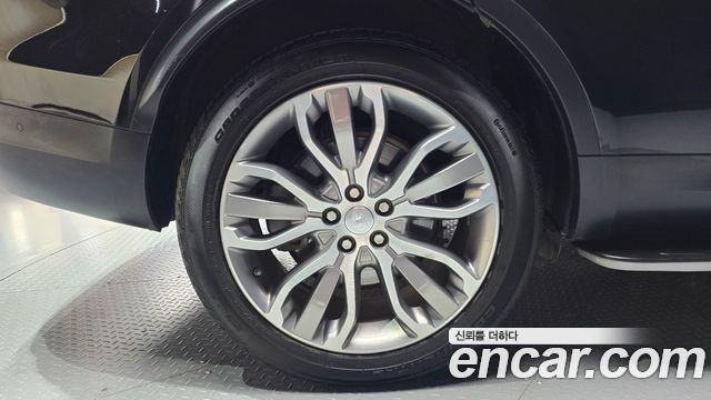 Land Rover Discovery 2019 — photo 5