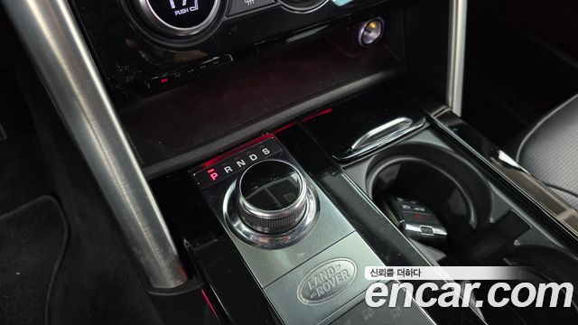 Land Rover Discovery 2019 — photo 9