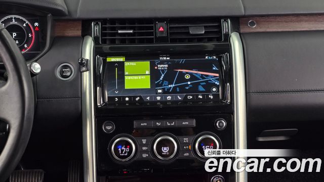 Land Rover Discovery 2019 — photo 14