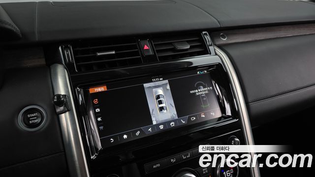 Land Rover Discovery 2019 — photo 15