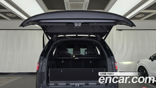 Land Rover Discovery 2019 — photo 20