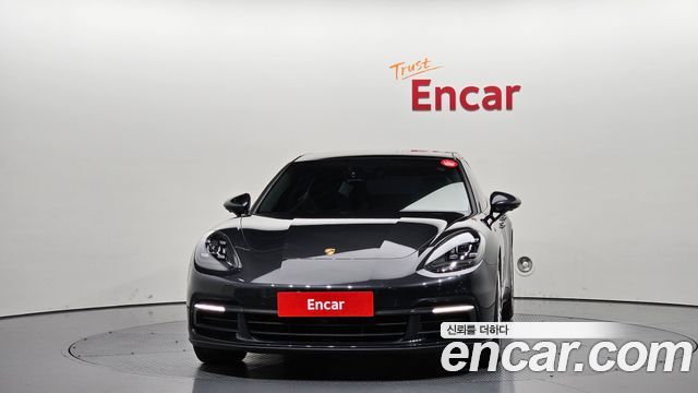 Porsche Panamera 2018 — photo 3