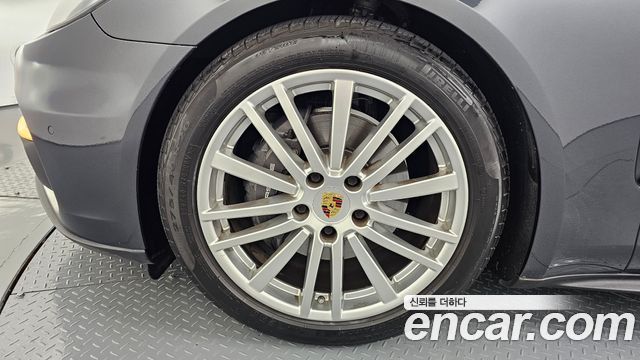 Porsche Panamera 2018 — photo 5