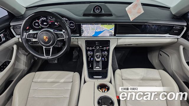 Porsche Panamera 2018 — photo 10
