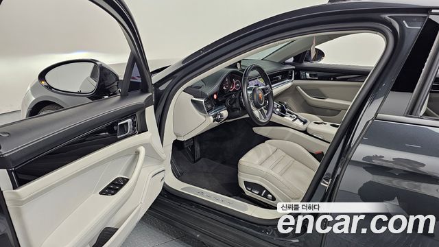 Porsche Panamera 2018 — photo 13