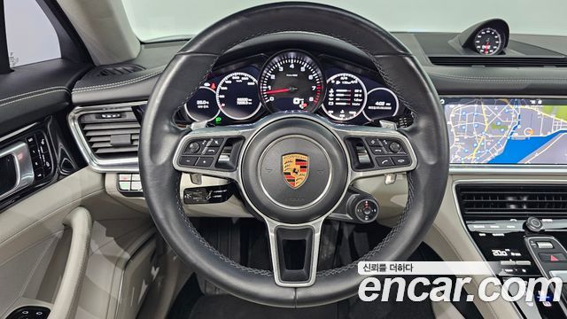 Porsche Panamera 2018 — photo 19