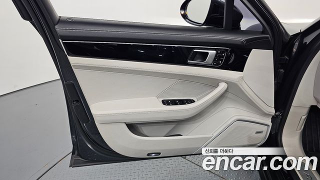 Porsche Panamera 2018 — photo 14