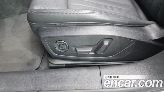 Audi A6 2020 — photo 31