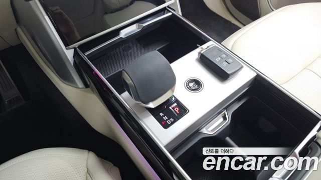 Land Rover Range Rover 2026 — photo 13
