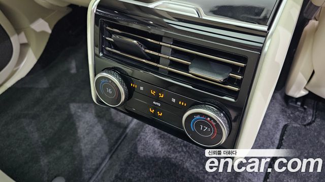 Land Rover Range Rover 2026 — photo 18