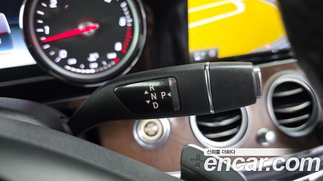 Mercedes-Benz E-Class 2017 — photo 8