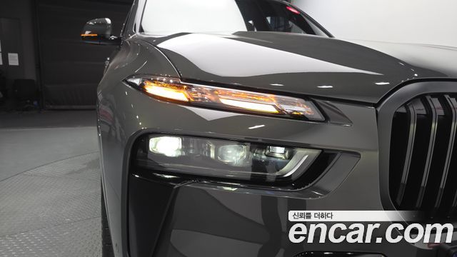 BMW X7 2026 — photo 8