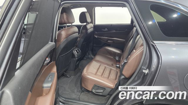 Kia Sorento 2016 — photo 17