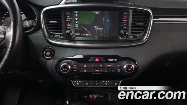 Kia Sorento 2016 — photo 18
