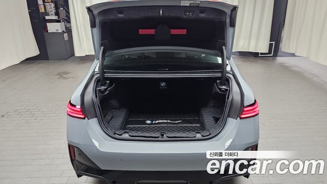 BMW 5-Series 2024 — photo 23