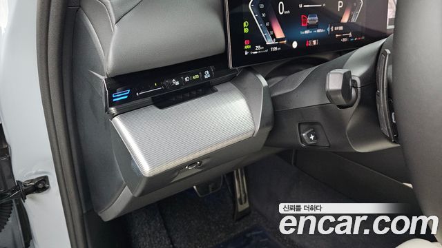 BMW 5-Series 2024 — photo 25