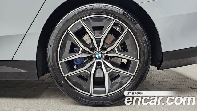 BMW 5-Series 2024 — photo 7
