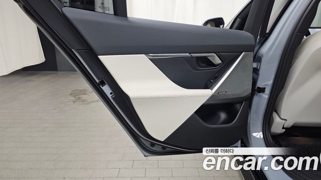 BMW 5-Series 2024 — photo 15
