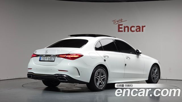 Mercedes-Benz C-Class 2026 — photo 2