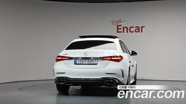 Mercedes-Benz C-Class 2026 — photo 4