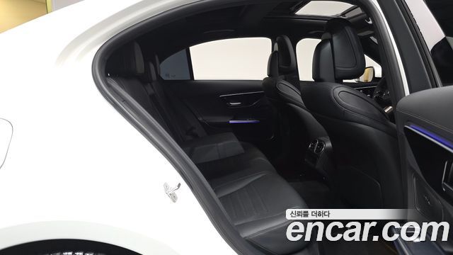 Mercedes-Benz C-Class 2026 — photo 17