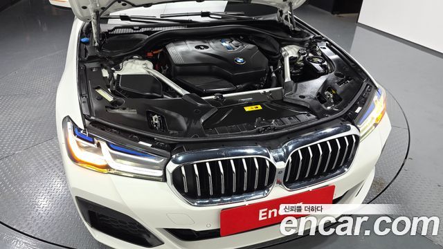 BMW 5-Series 2022 — photo 6