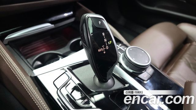 BMW 5-Series 2022 — photo 12