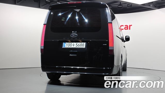 Hyundai Staria 2023 — photo 4