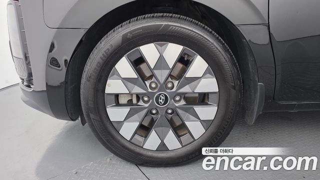 Hyundai Staria 2023 — photo 5