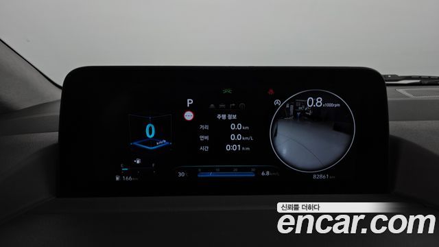 Hyundai Staria 2023 — photo 8