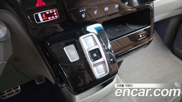 Hyundai Staria 2023 — photo 9