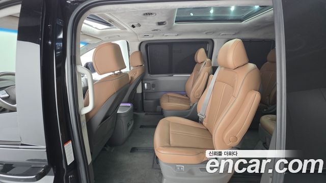 Hyundai Staria 2023 — photo 16