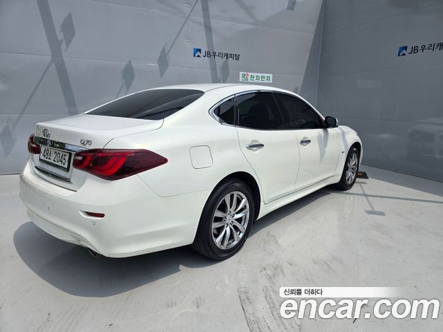 Infiniti Q70 2015 — photo 3