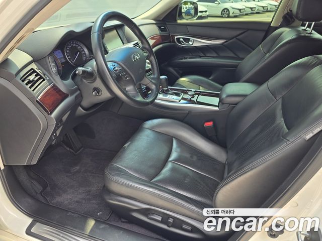 Infiniti Q70 2015 — photo 13