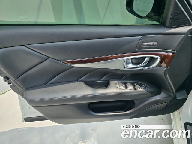 Infiniti Q70 2015 — photo 15