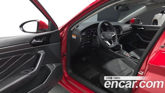 Volkswagen Jetta 2023 — photo 13