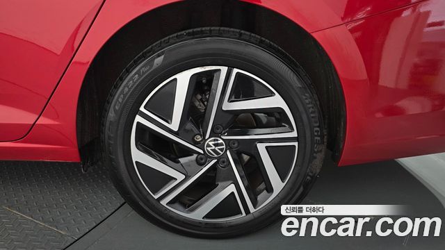 Volkswagen Jetta 2023 — photo 7