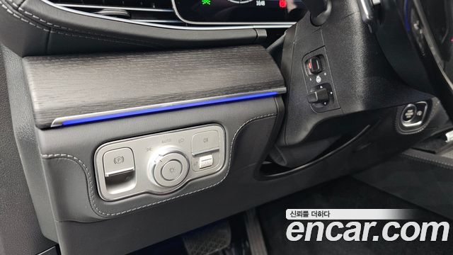 Mercedes-Benz GLE-Class 2026 — photo 20