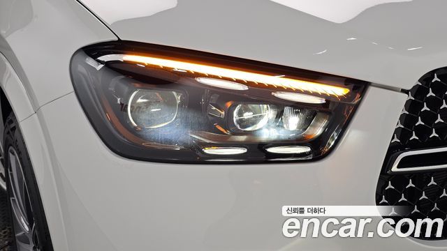 Mercedes-Benz GLE-Class 2026 — photo 8