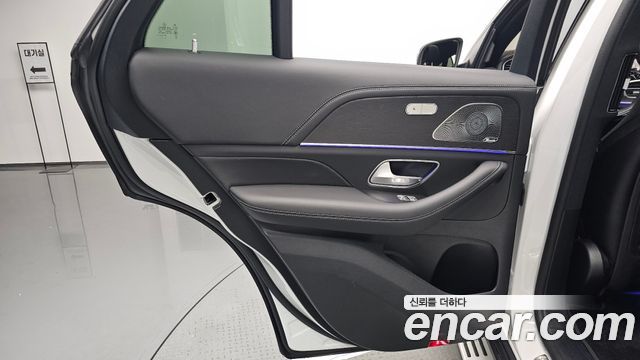 Mercedes-Benz GLE-Class 2026 — photo 15